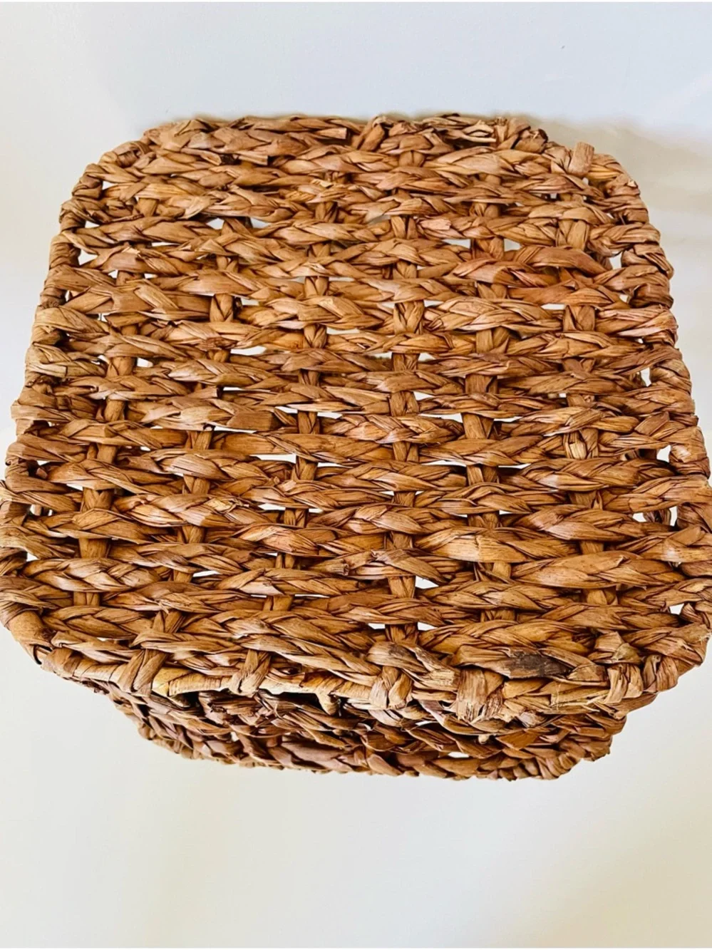 Wine Caddy Carrier Rustic Woven Basket Wine Display (Wine Bottle Not Included)